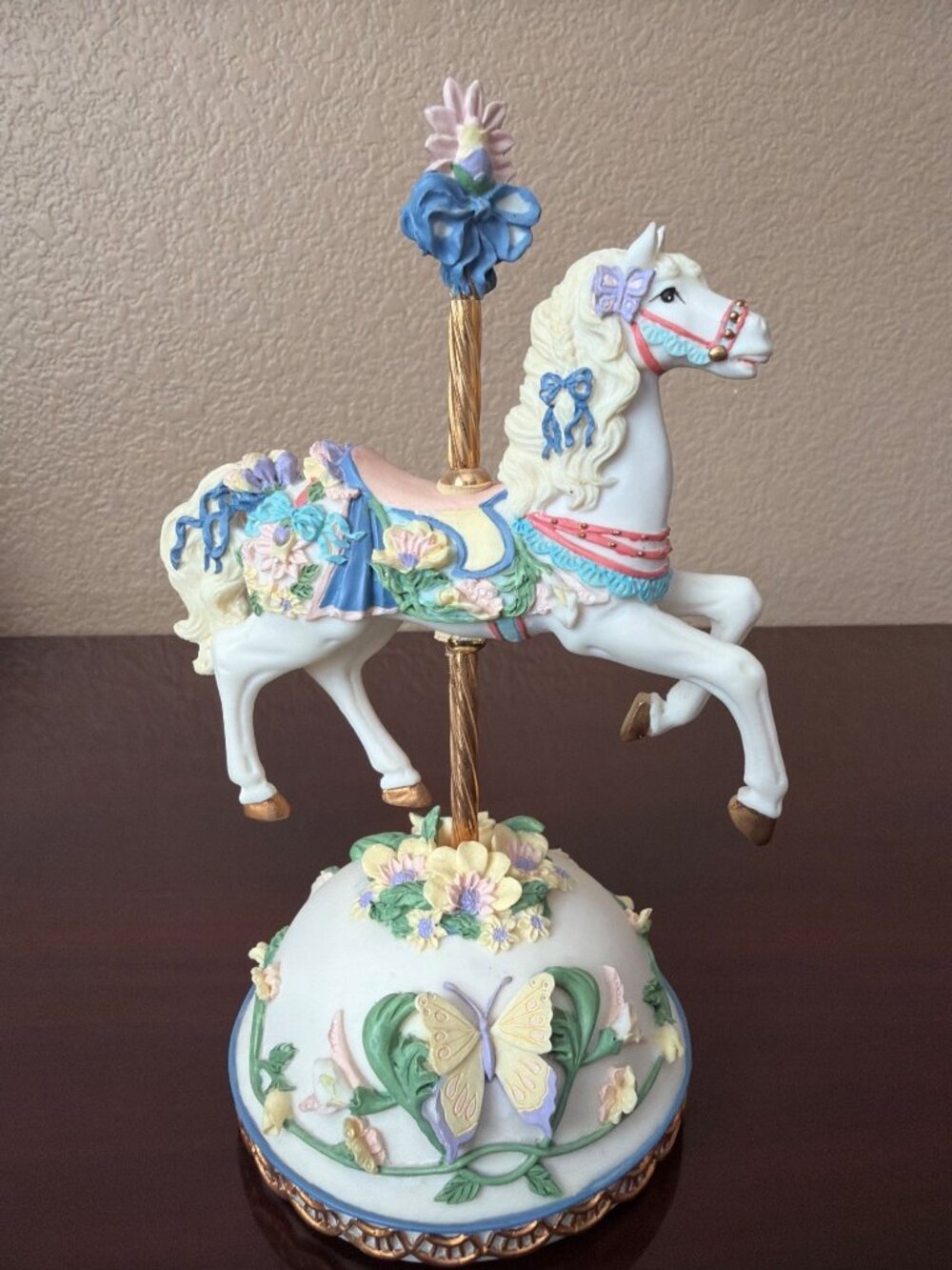 SFMB Spring Horse Carousel Music Box NIB Plays Younger Than Springtime 4" - Picture 4 of 17